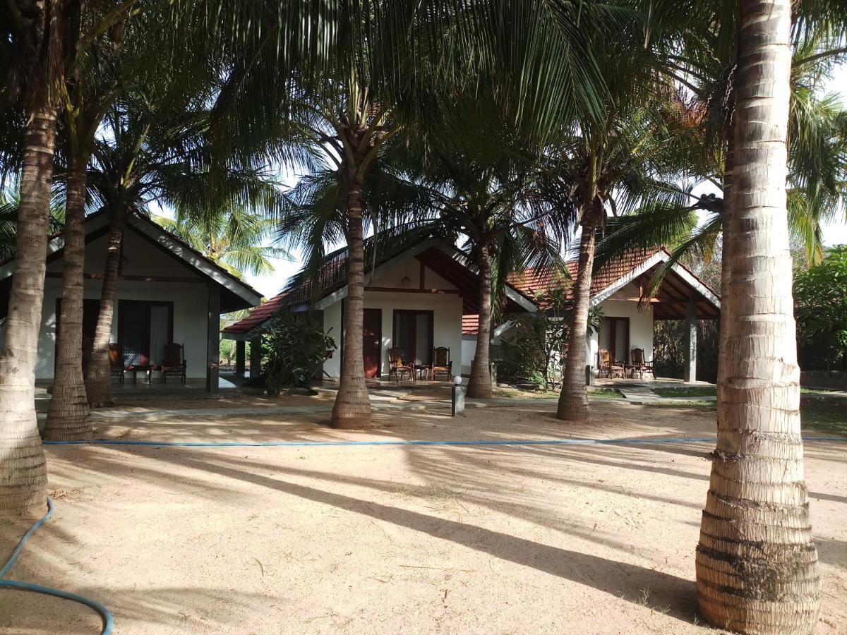 Villa Nilaveli Cabana Exterior photo