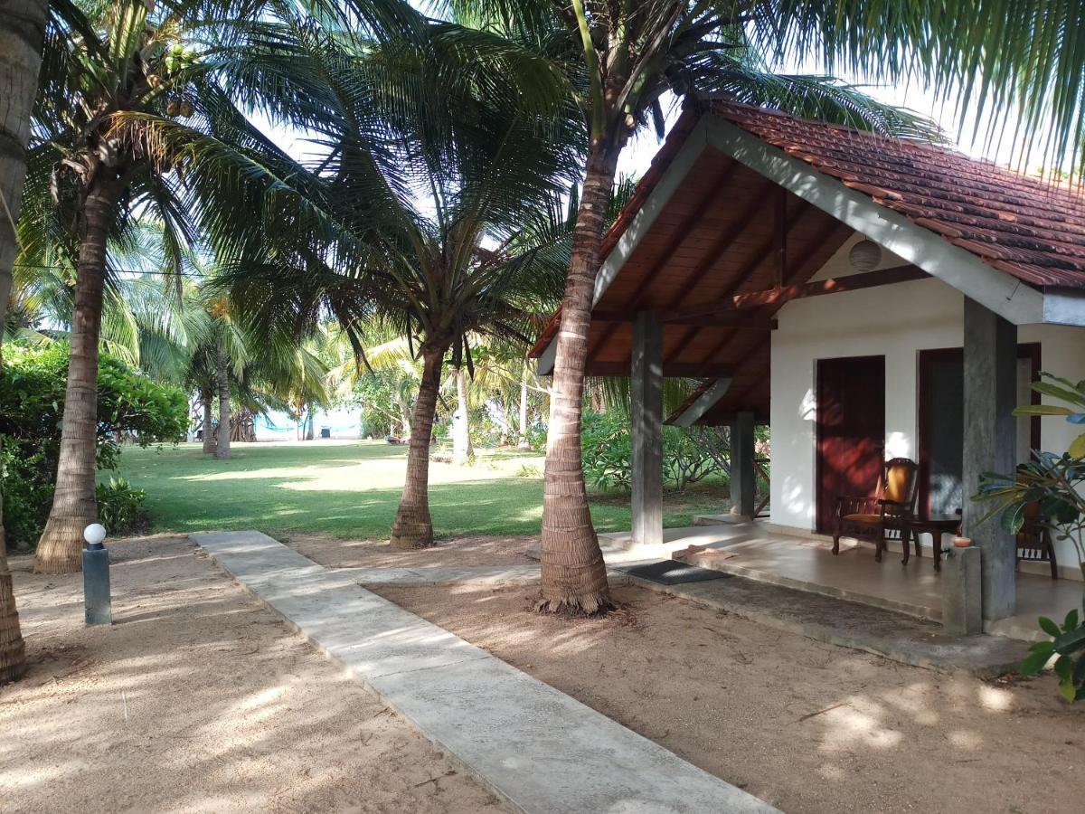 Villa Nilaveli Cabana Exterior photo